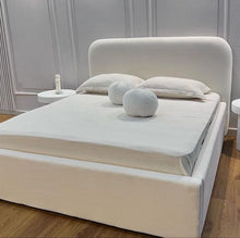 Load image into Gallery viewer, Reigen Boucle Platform Bed
