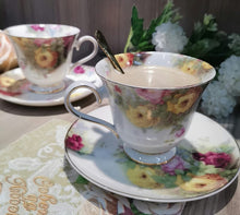 Load image into Gallery viewer, 4 piece floral set
