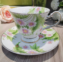 Load image into Gallery viewer, 4 piece floral set
